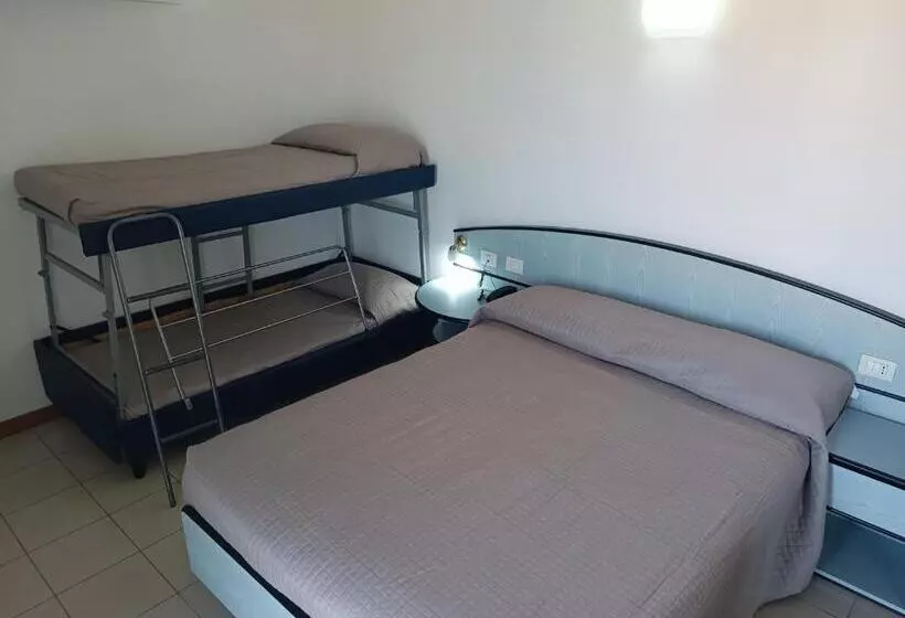 اتاق استاندارد چهار تخته, Rèmin Plaza
