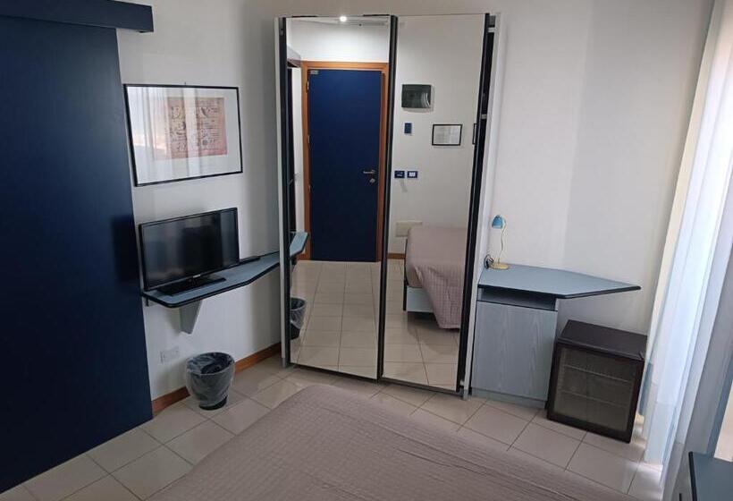 اتاق استاندارد با چشم‌انداز شهر, Rèmin Plaza