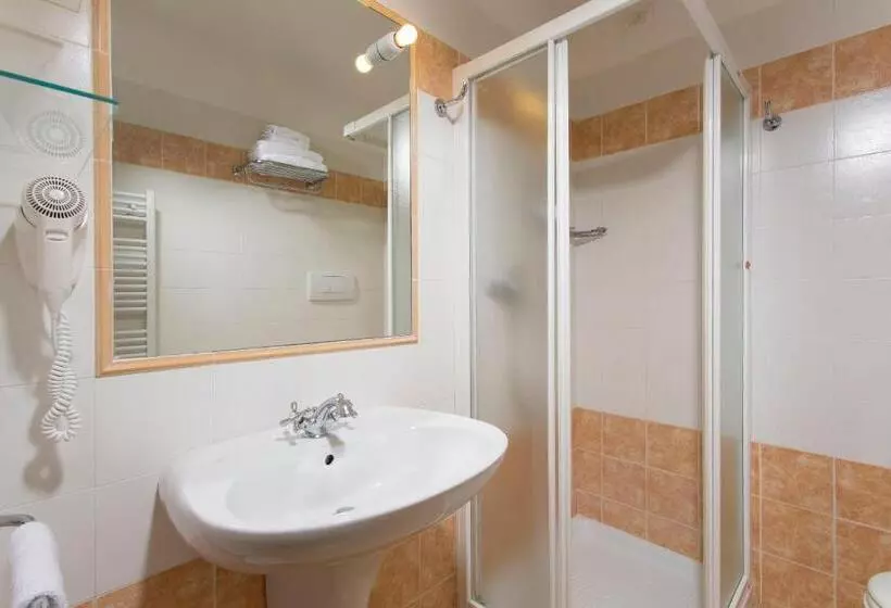 1 Bedroom Apartment Lake View, Poiano Garda Resort Appartamenti