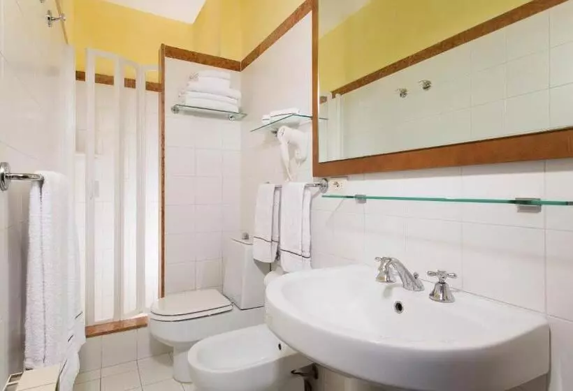 1 Bedroom Apartment Lake View, Poiano Garda Resort Appartamenti