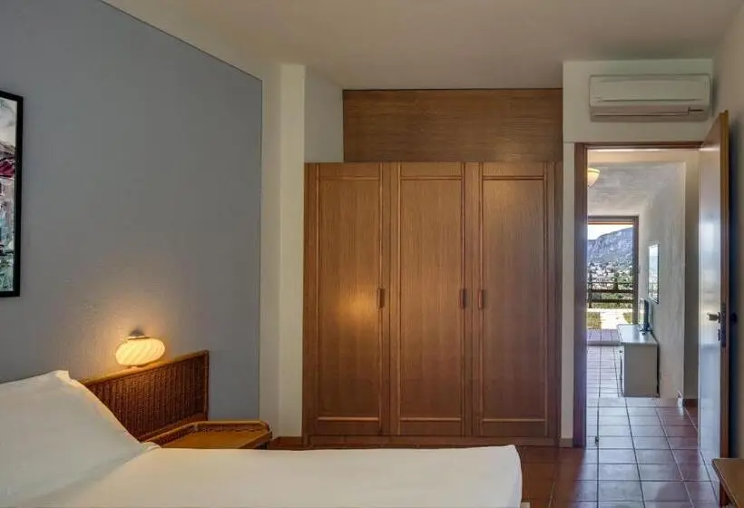 1 Bedroom Apartment Lake View, Poiano Garda Resort Appartamenti