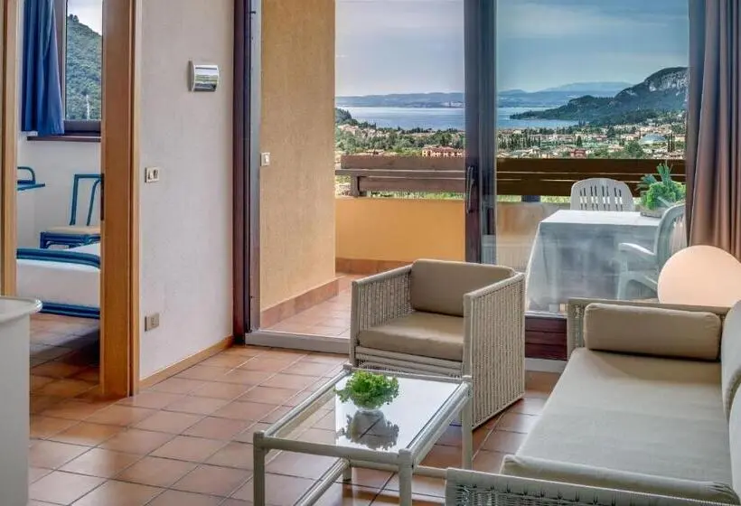 1 Bedroom Apartment Lake View, Poiano Garda Resort Appartamenti