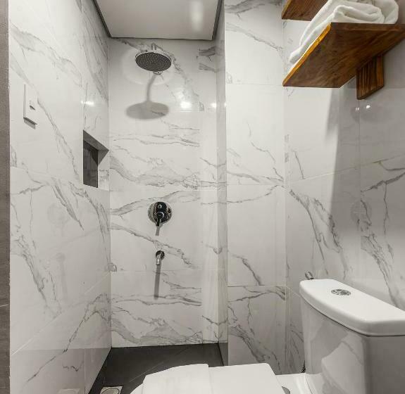 اتاق استاندارد یک نفره, Airo Hotel Manila