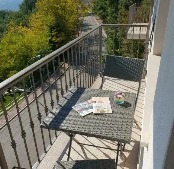 Huoneisto 1 Makuuhuone, Casa Albergo Tiroasegno