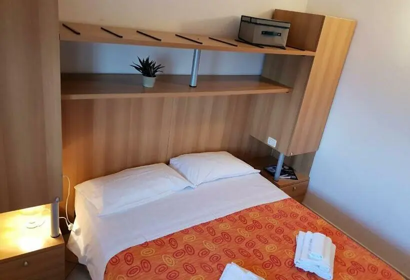 Huoneisto 1 Makuuhuone, Casa Albergo Tiroasegno