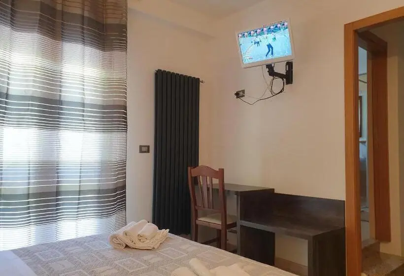 Deluxe Kolmen Hengen Huone, Casa Albergo Tiroasegno