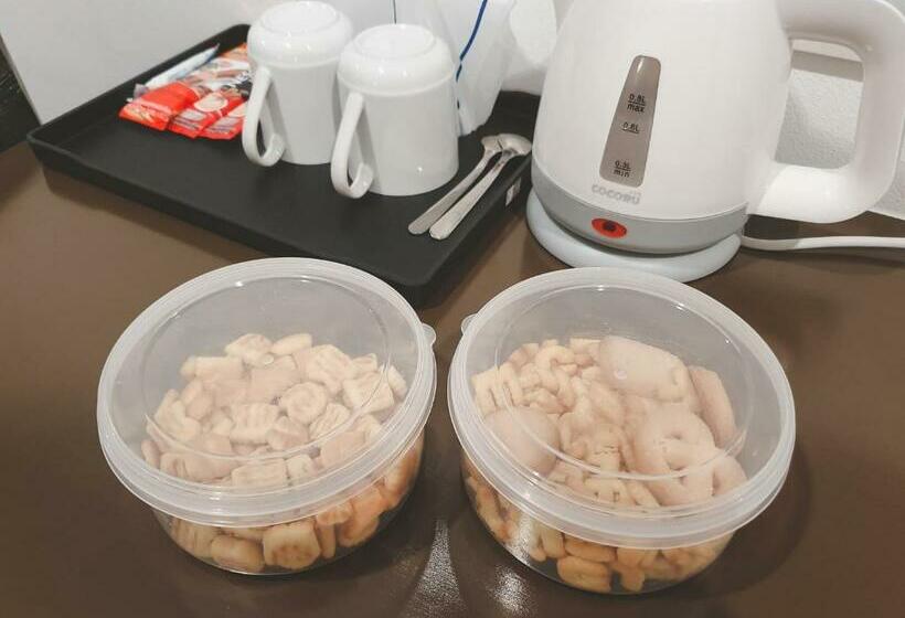 スタンダードルーム, B.s Boutique