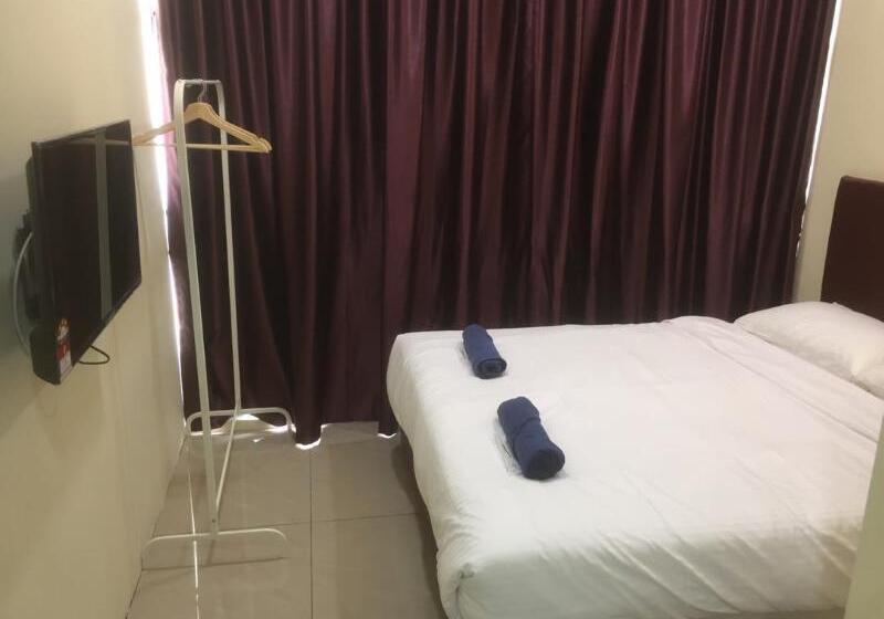 Deluxe Rum, Oyo 90090 Roselyn Inn 2