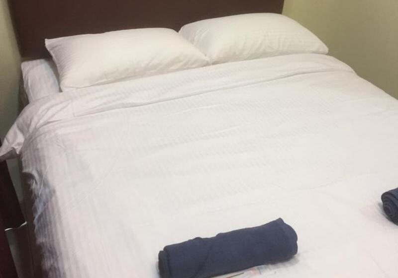 Deluxe Rum, Oyo 90090 Roselyn Inn 2