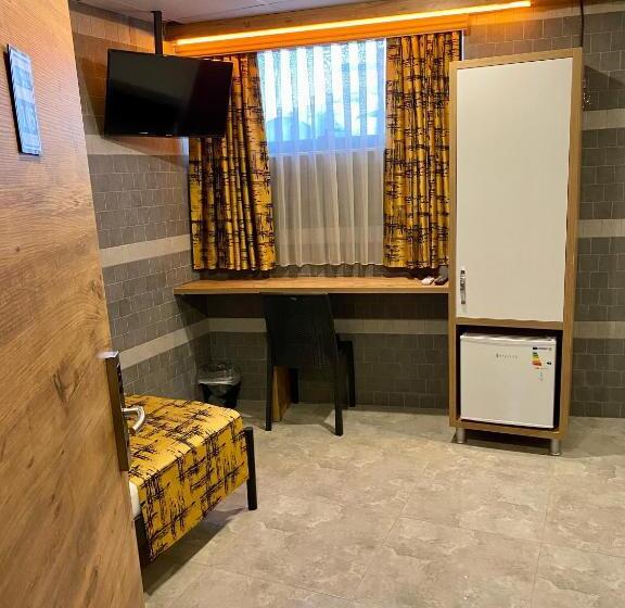 Economy Triple Room, M Oda Otel