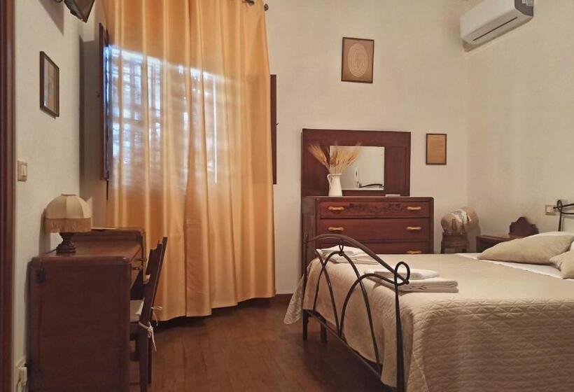 חדר סופריור עם מיטת קינג, B&b La Masseria Del  700