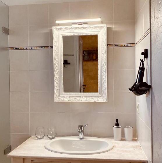 غرفة قياسية سرير كينج, Le Moulin De Montségur