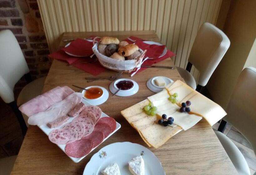 豪华房间, Logies Mario