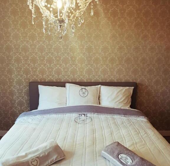 带大床的豪华间, Logies Mario