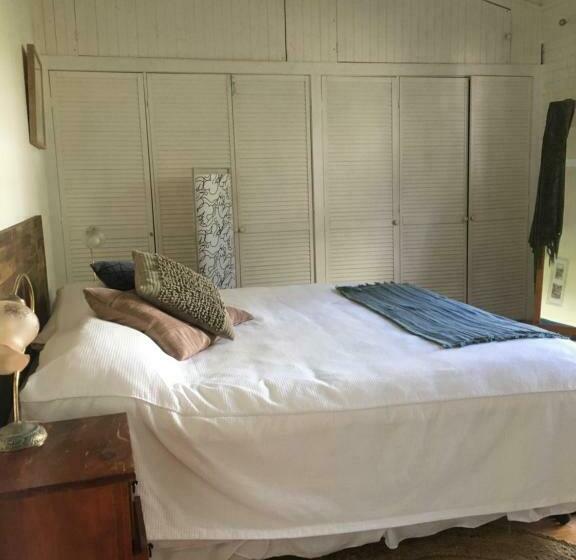 带大床的套房, Eumundi Guesthouse And B&b