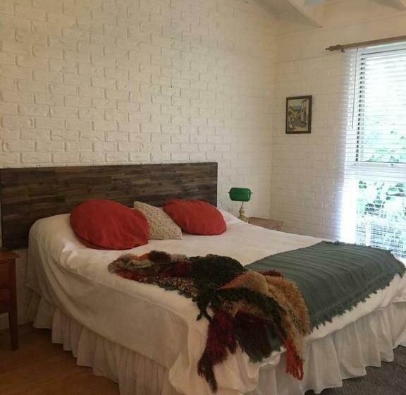 带大床的套房, Eumundi Guesthouse And B&b