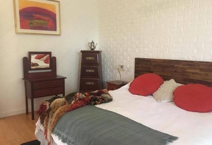 带大床的套房, Eumundi Guesthouse And B&b