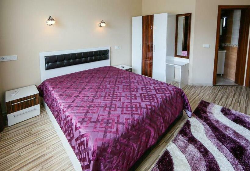 别墅: 1间卧室带游泳池, вила слънчев рай