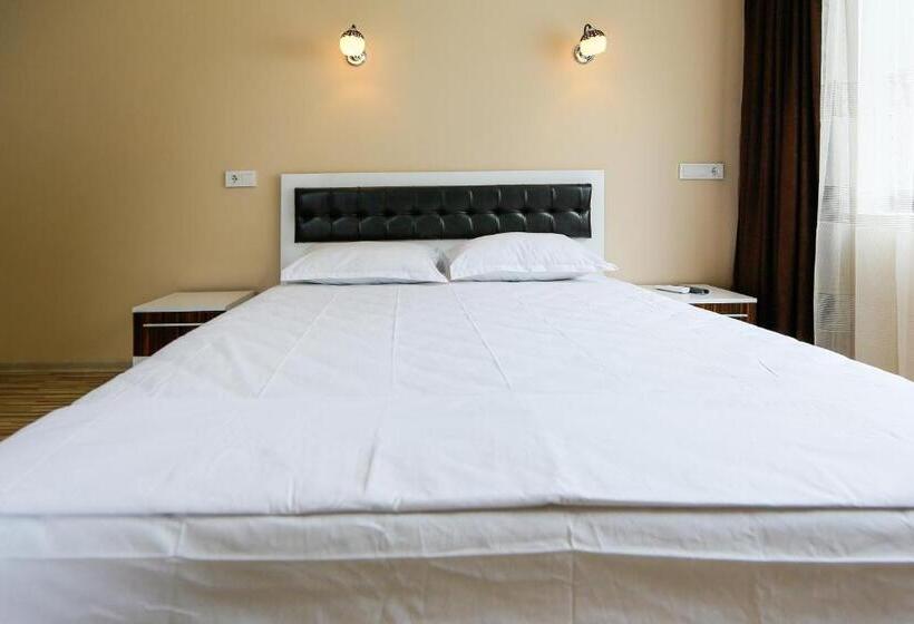 别墅: 1间卧室带游泳池, вила слънчев рай