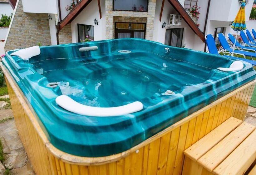 别墅: 1间卧室带游泳池, вила слънчев рай