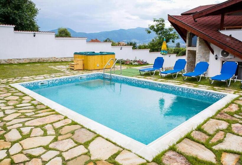 别墅: 1间卧室带游泳池, вила слънчев рай