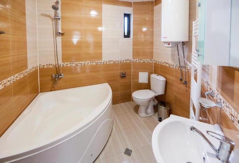 别墅: 1间卧室带游泳池, вила слънчев рай