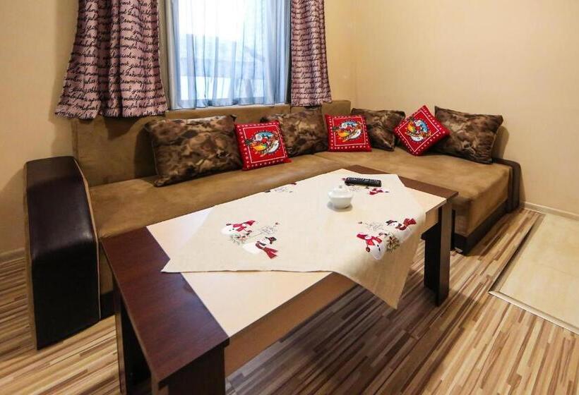 别墅: 1间卧室带游泳池, вила слънчев рай