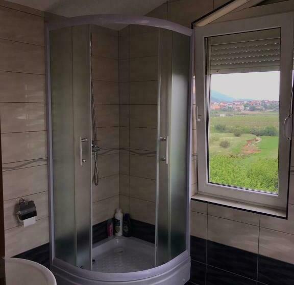 اتاق استاندارد چهار تخته, Apartmani Dino Blagaj