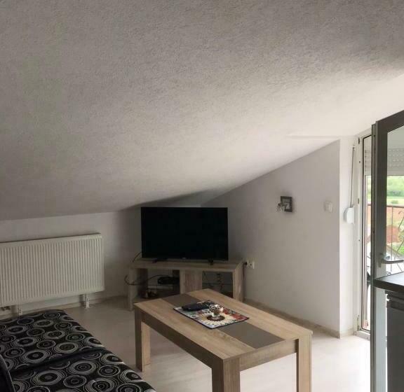 اتاق استاندارد چهار تخته, Apartmani Dino Blagaj