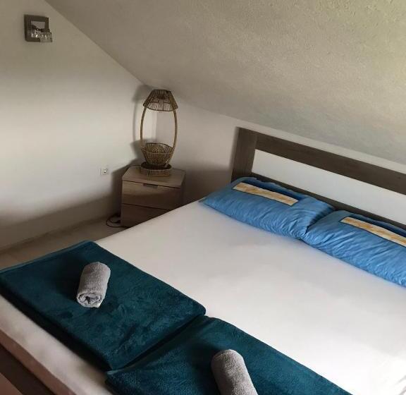 اتاق استاندارد چهار تخته, Apartmani Dino Blagaj