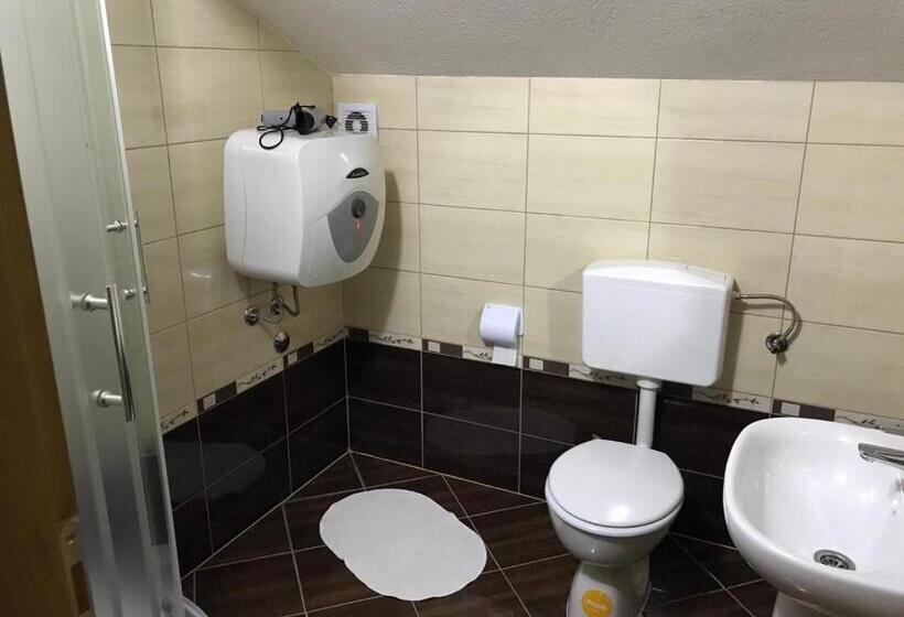 اتاق استاندارد سه نفره, Apartmani Dino Blagaj