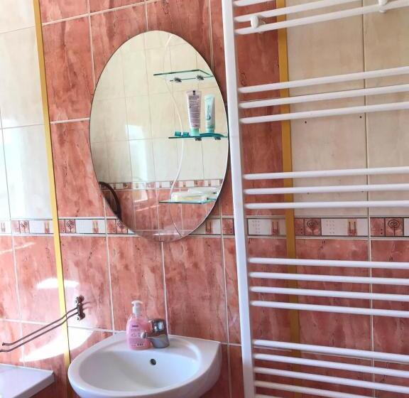 آپارتمان 3 خوابه, Apartmani Dino Blagaj