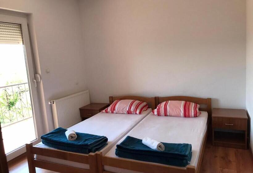 آپارتمان 3 خوابه, Apartmani Dino Blagaj