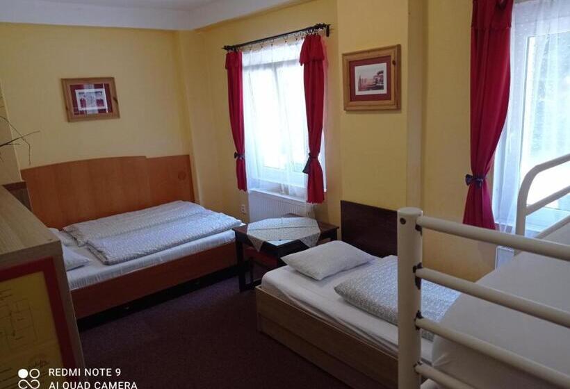 غرفة قياسية رباعية, Penzion Poslední Míle