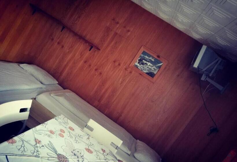 بنجلو قياسى 3 غرف نوم, Penzion Poslední Míle