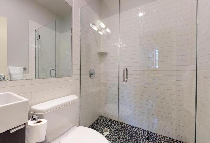 스탠다드 스튜디오, Stylish Downtown Studio In The Southend, C.ave #43