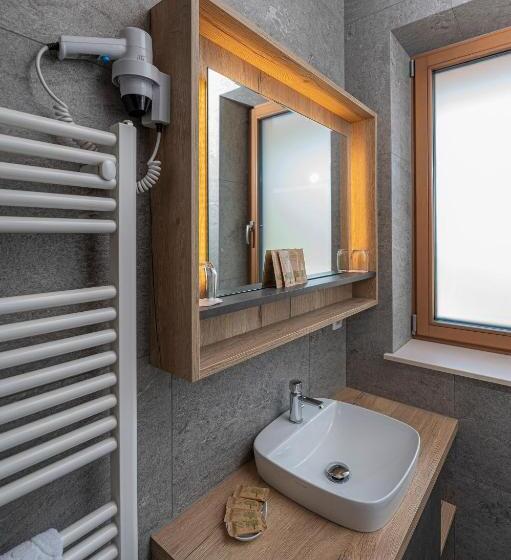 اتاق خانوادگی, Veldes B&b