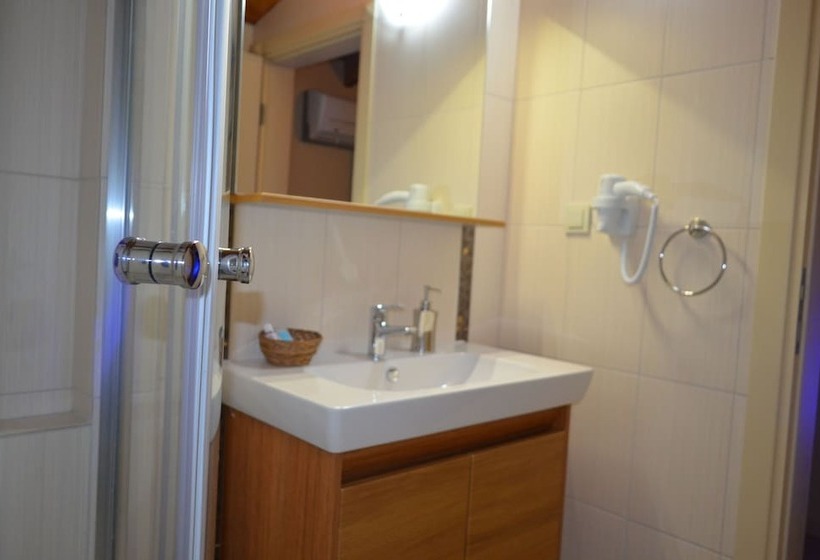 غرفة ديلوكس ثلاثية, Ada Palas Otel