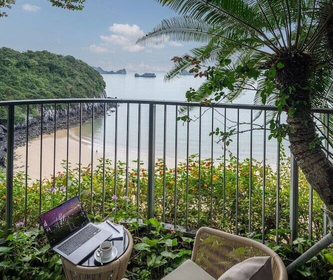 3 Bedroom Premium Apartment, Flamingo Resort Cat Ba