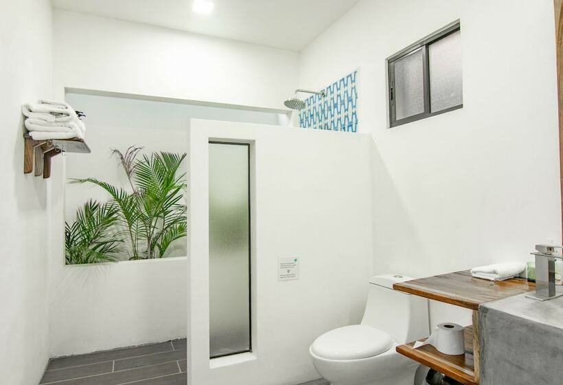 اتاق لوکس با تخت بزرگ, Costa Oeste