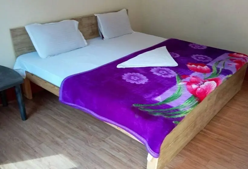 ダブルベッドのクラシックルーム, The Devdwar Yoga Resort, Uttarkashi
