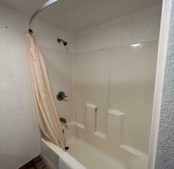 חדר סטנדרט, Budget Inn & Suites