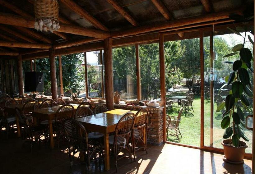 خانه 1 خوابه, Uysallar Koy Evi