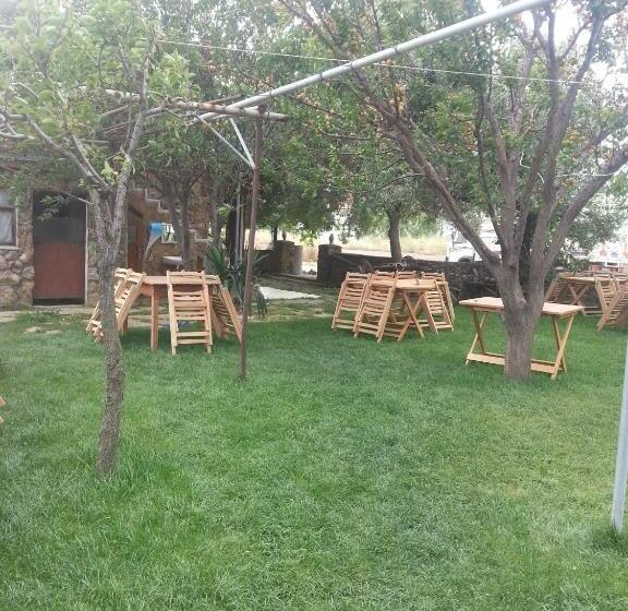 خانه 1 خوابه, Uysallar Koy Evi