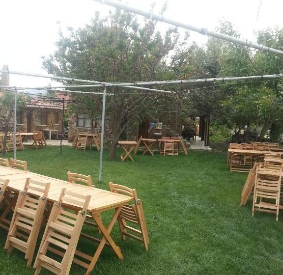 خانه 1 خوابه, Uysallar Koy Evi