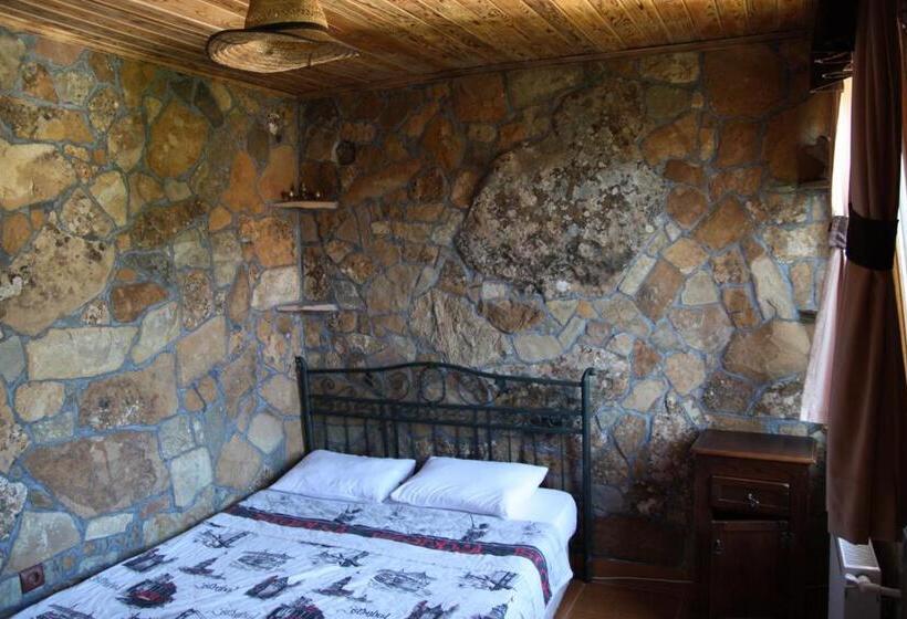 خانه 2 خوابه, Uysallar Koy Evi