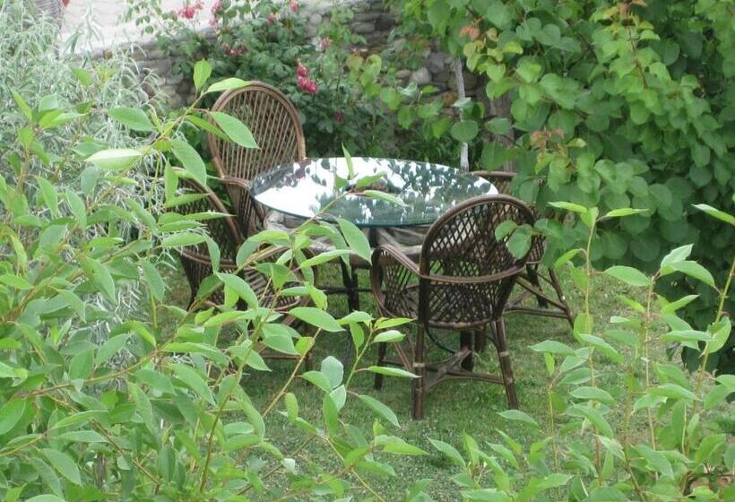 خانه 1 خوابه, Uysallar Koy Evi
