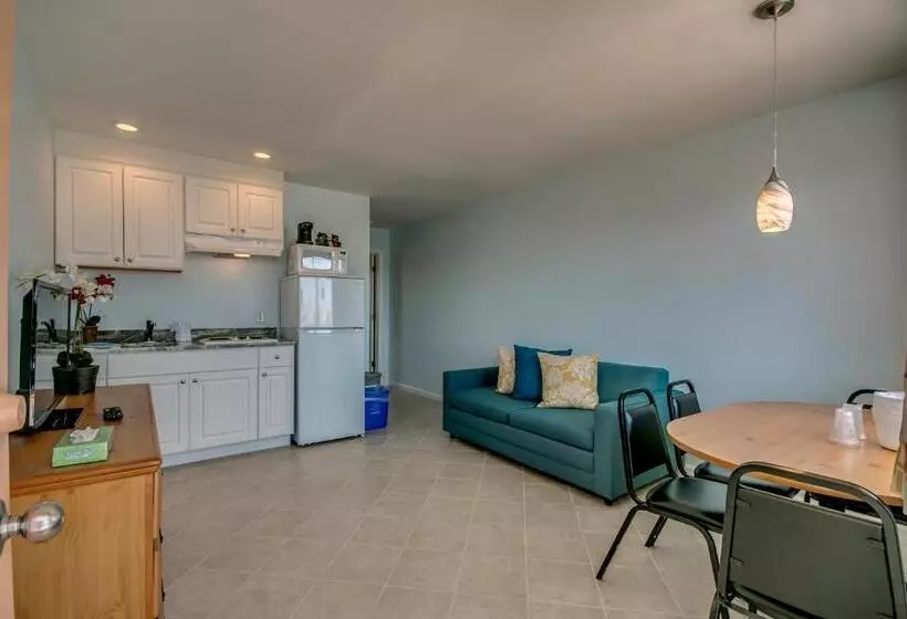 スイート, Daytona Inn And Suites