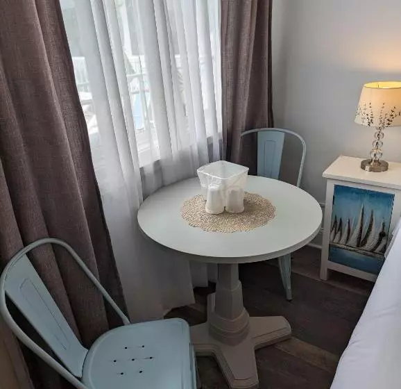 キングサイズベッドのデラックスルーム, Daytona Inn And Suites