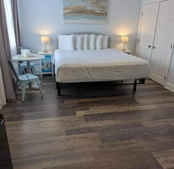 キングサイズベッドのデラックスルーム, Daytona Inn And Suites